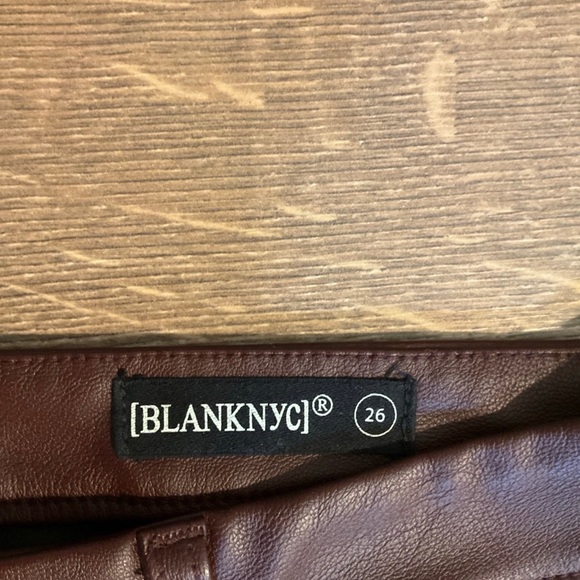 Blank NYC burgundy vegan leather slim fit, mid rise jeans, 26 - Picture 4 of 7